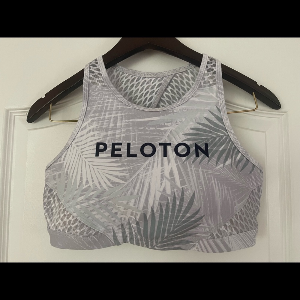 Wear it to Heart Peloton Sports Bra. Size Medium worn twice.